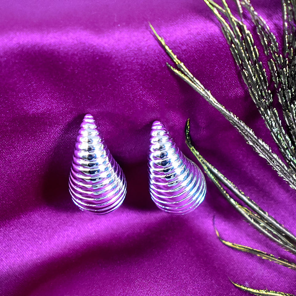 Cashew-Inspired Glam Earrings – Bold and Beautiful