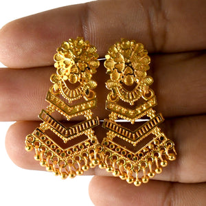 Cultural Majesty: Handcrafted Jumka Earrings for a Classic Touch