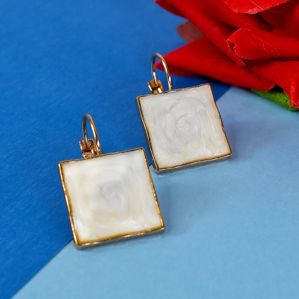 Minimalist Square Earrings – The Perfect Touch of Class