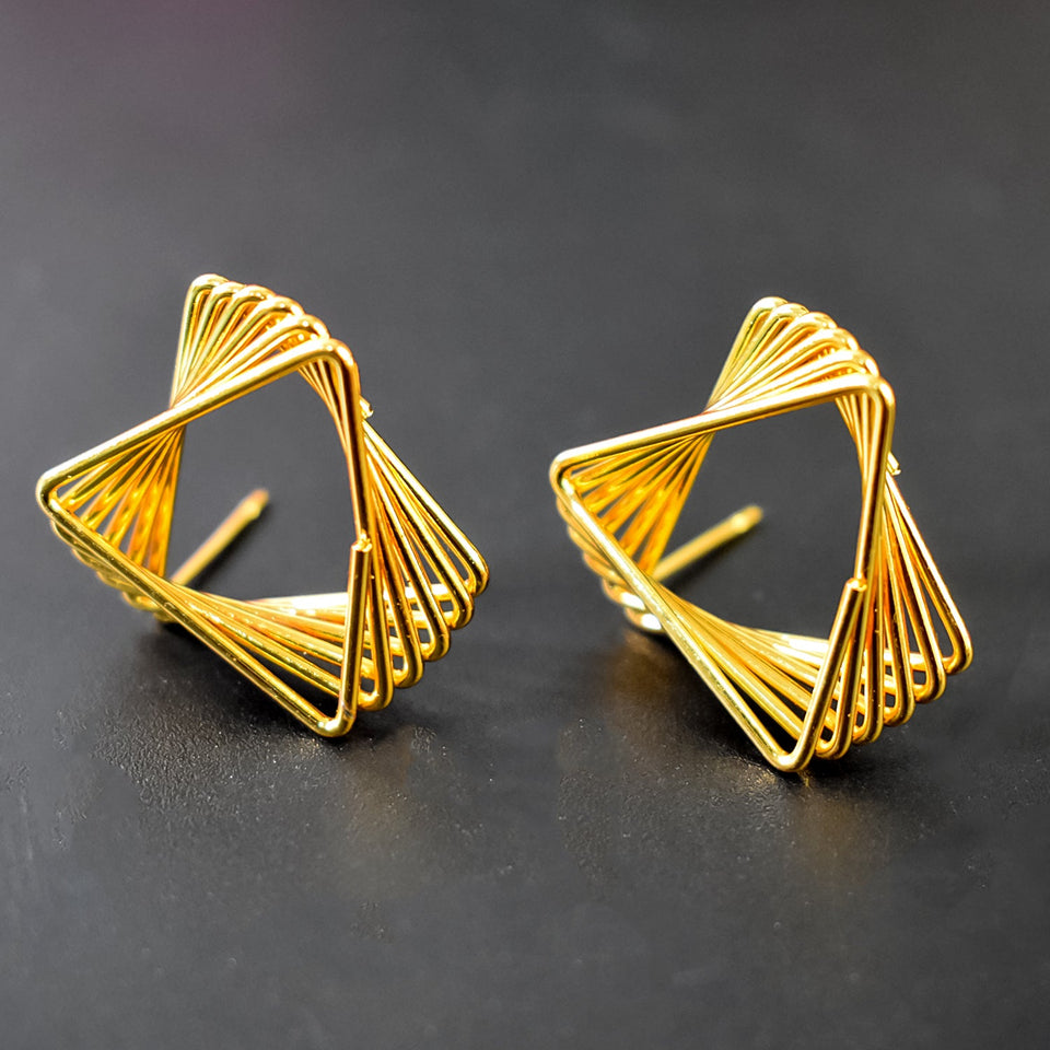 Timeless Earrings – Modern Design for the Fashionably Bold