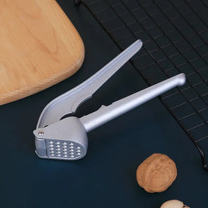 Garlic Press All Aluminum Easy to Use with Light Weight without Difficulty Cooking Baking, Kitchen Tool, Safe