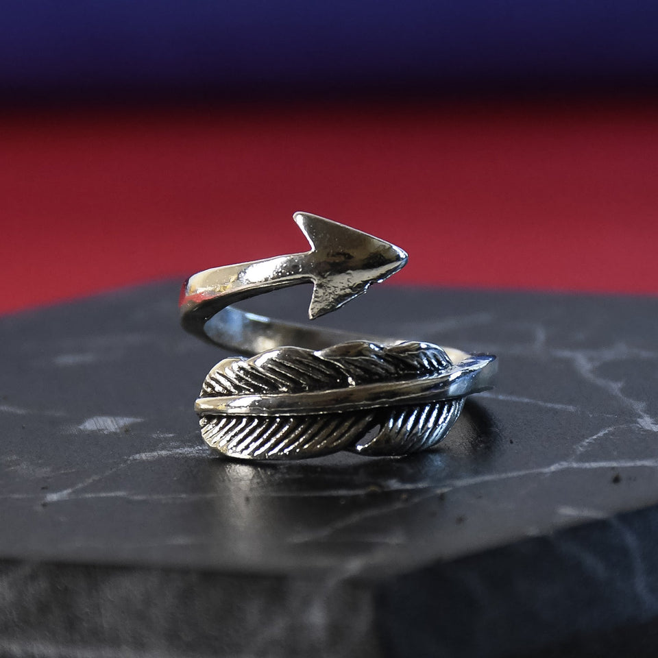 Fashionable Adjustable Arrow With Feather Ring