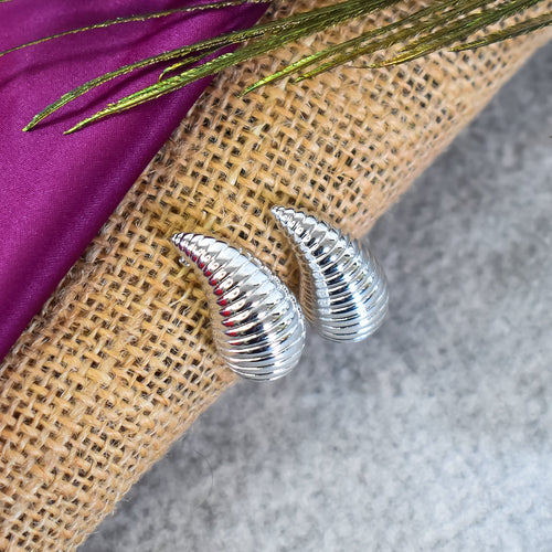 Cashew-Inspired Glam Earrings – Bold and Beautiful