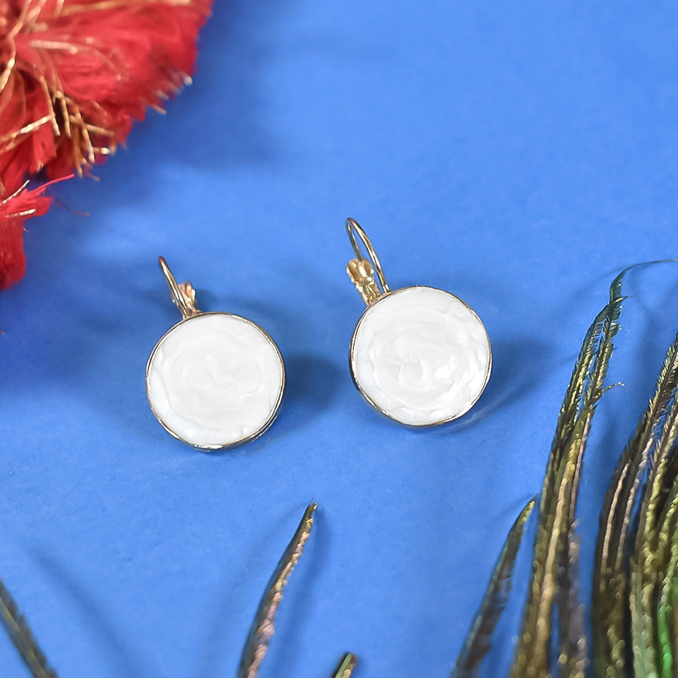 Elegant White Blossom Earrings Set