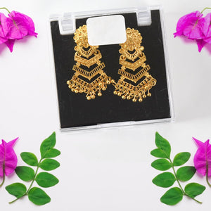 Cultural Majesty: Handcrafted Jumka Earrings for a Classic Touch