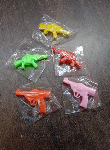 Gun Shape Pencil Top For Kids Office, Small Gun Toy (1 Pc / Mix Colour & Design)