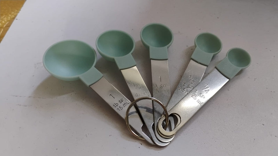 Stainless Steel And Plastics Measuring Spoon (Set Of 5 Pc)