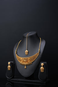 Women's Choker Set with Earrings and Tika